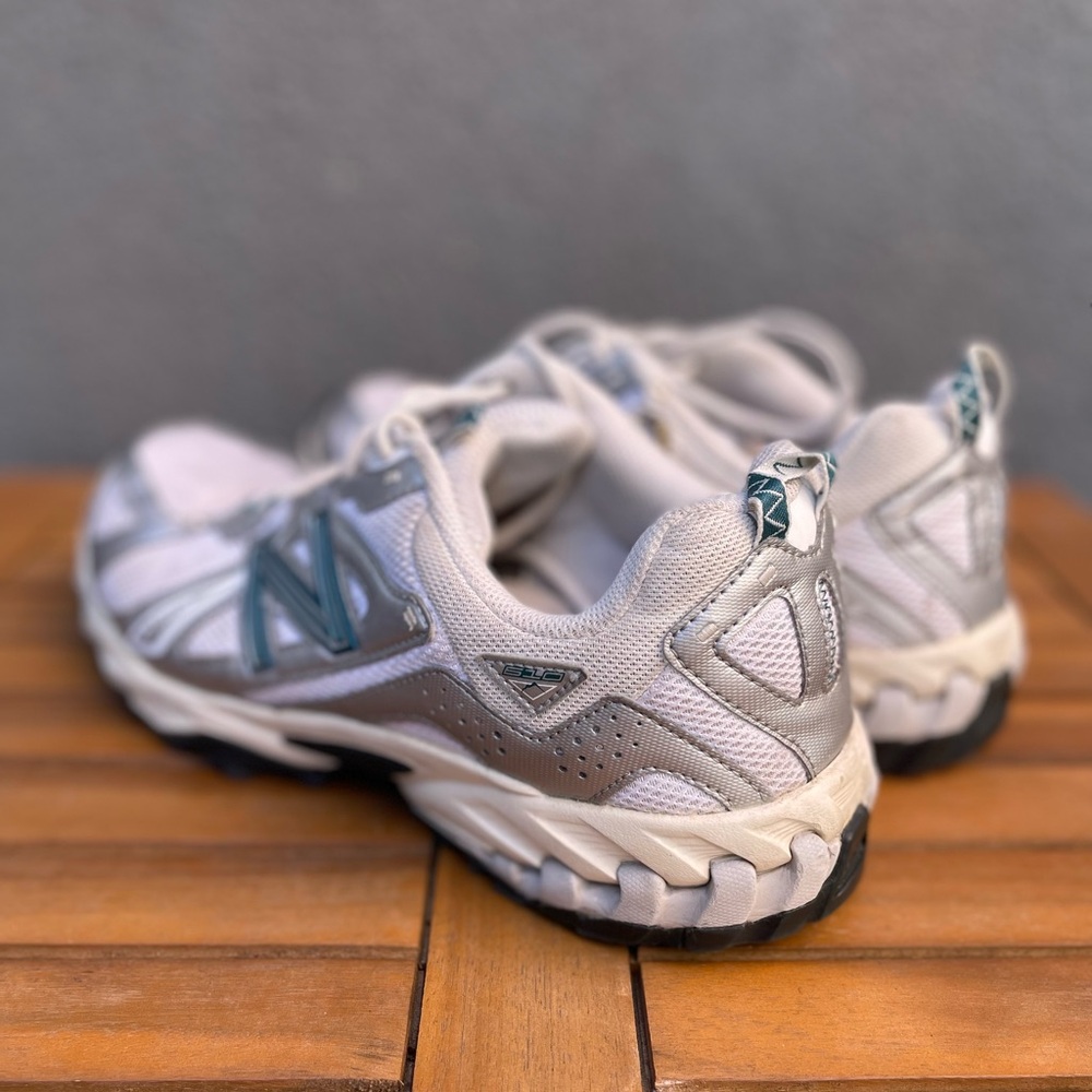 New Balance 610
Silver Metallic Reflection Green